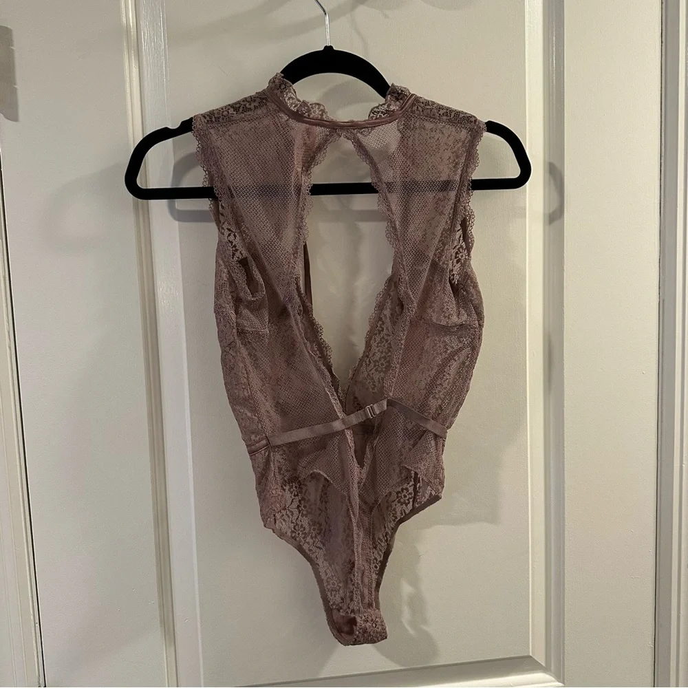 Victoria's Secret One Piece Lingerie Lace Teddy Bodysuit in Mauve